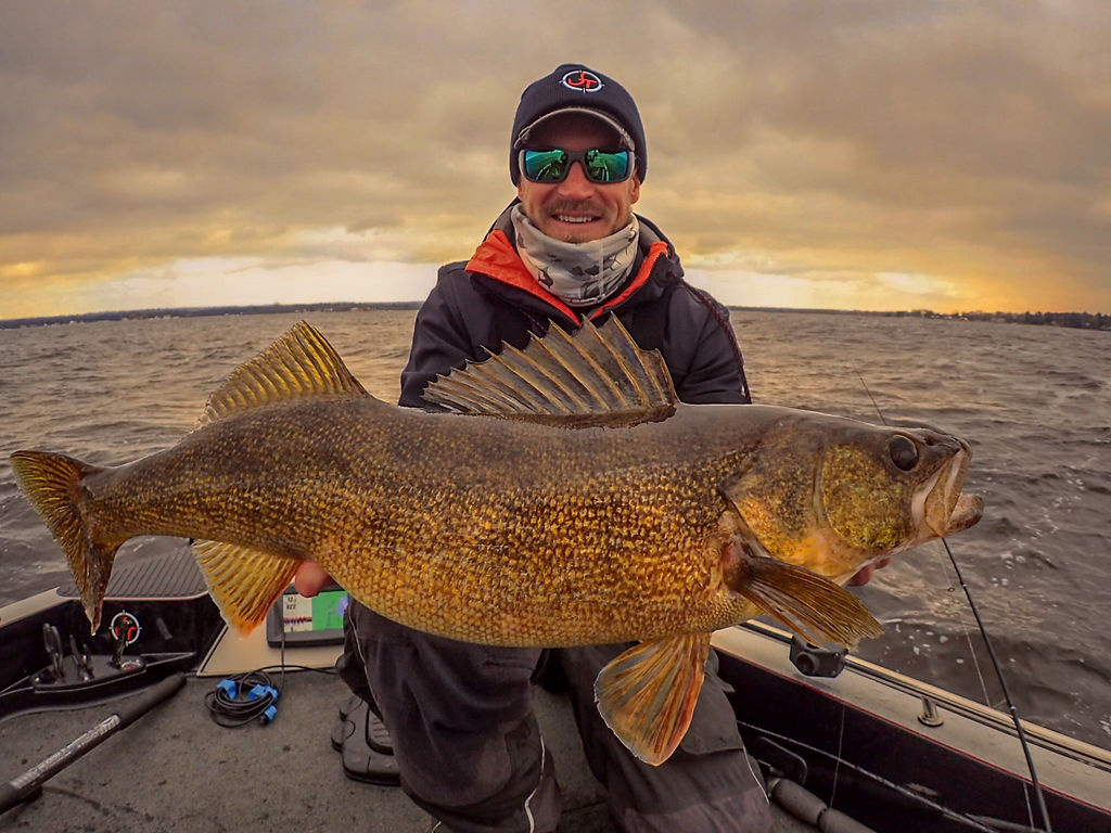 Green Bay Walleye Fishing Guide