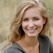 Kaylane médium pure et tarologue spécialisée en voyance sentimentale et guidance amoureuse - Cabinet Astralis