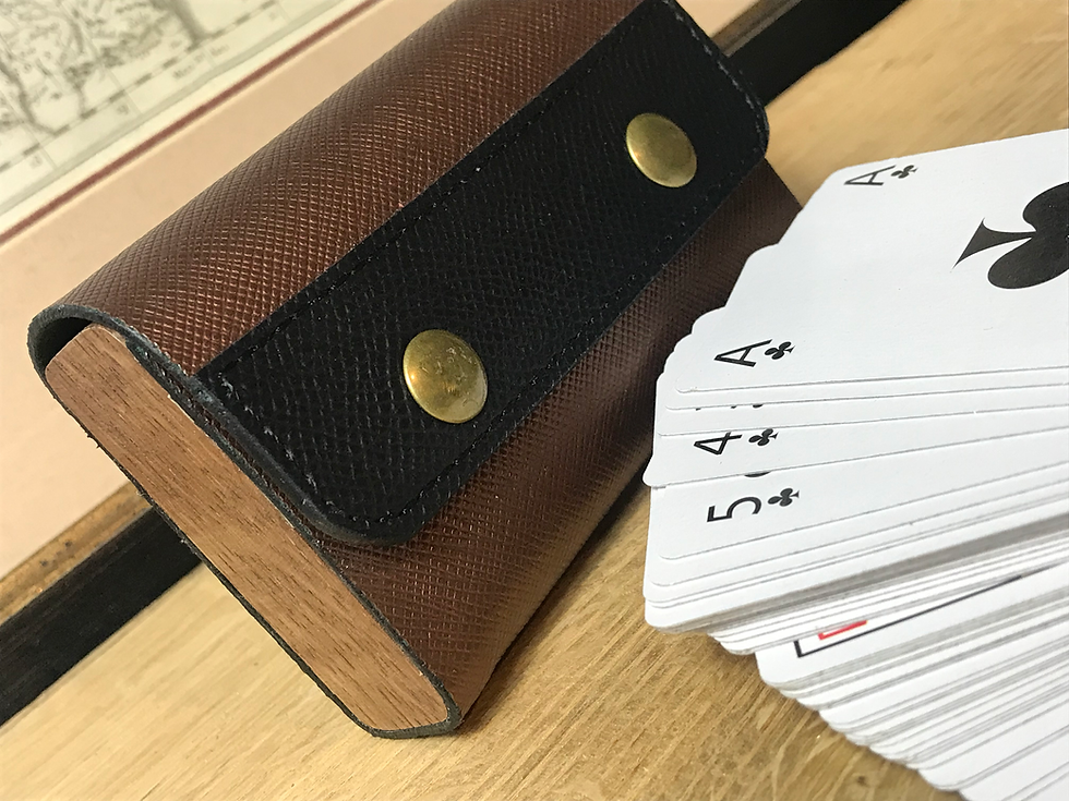 Etui jeu de cartes