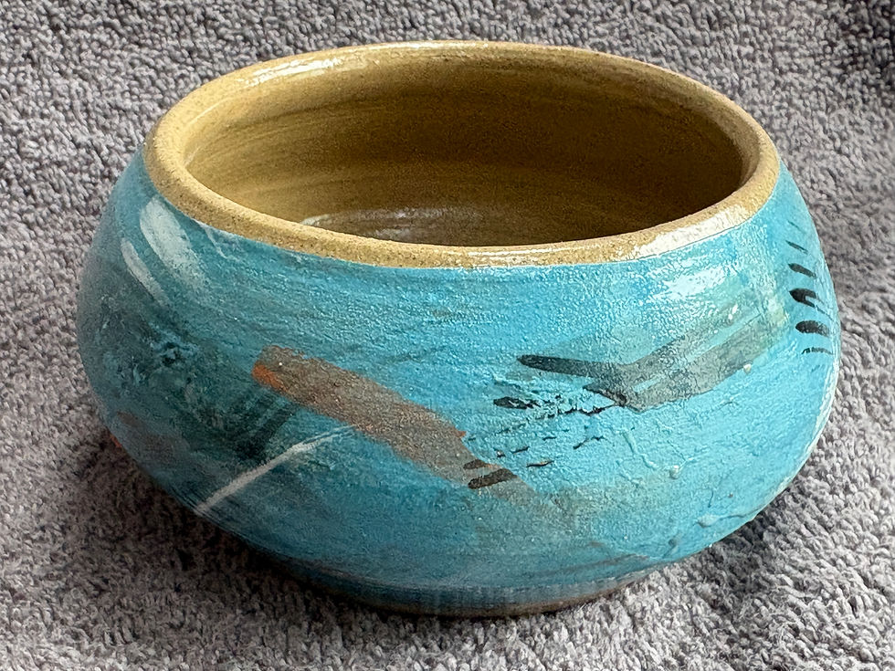 Thumbnail: Small blue graphic pot with textured design