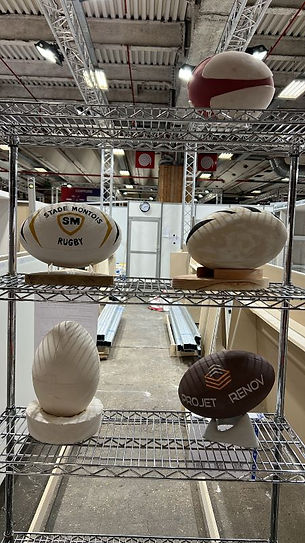 Ballon de rugby en plâtre plâtrier certification.jpg