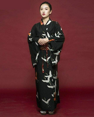 kimono-japonais-noir-femme_243_800x.jpg