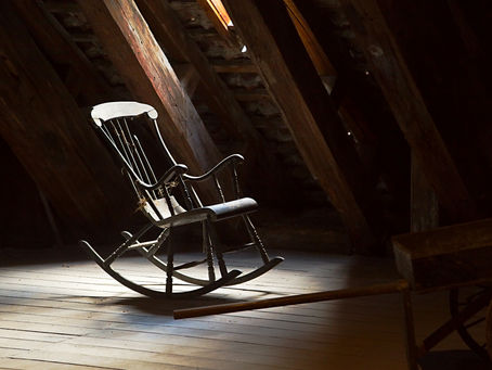 Mom Catches "Christmas Ghost" Rocking Chair in her Haunted House