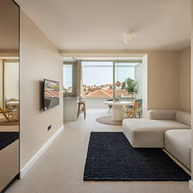 Rooftop jacuzzi & city view - booking.jpg