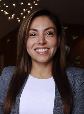 Carolina Headshot.png