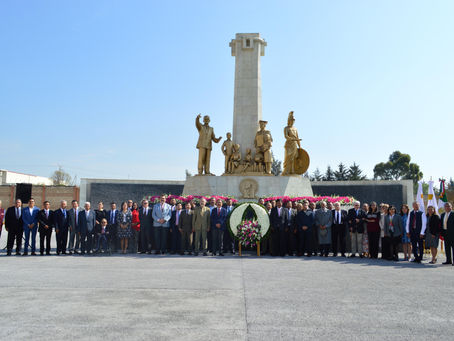 Reconoce SMSEM la labor docente con Guardia de Honor por el Día del Maestro