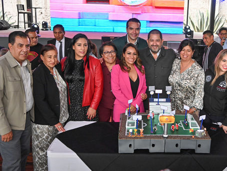  Reconoce Francisco Vázquez labor de padres trabajadores del Poder Legislativo