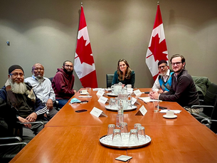 YES PEOPLE. THIS IS YOUR ELECTED FEDERAL GOVERNMENT AT WORK. SMILING IDIOTS KISSING ASS TO THE MUSLIMS. IGNORING OCTOBER 7.