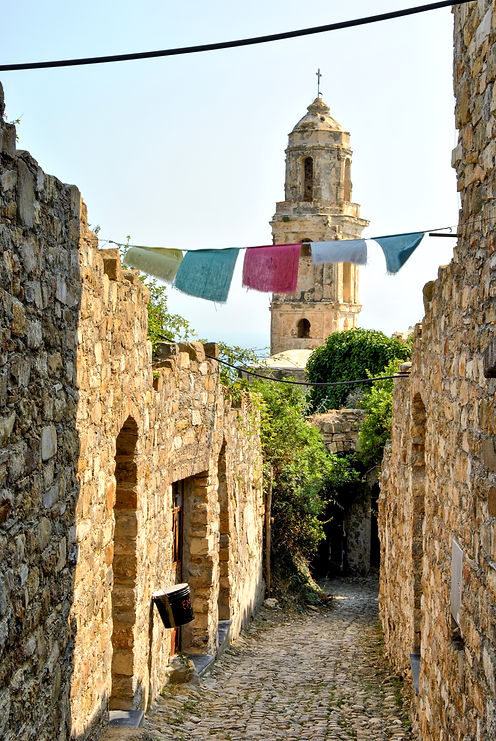 chiesa di bussana vecchia a Sanremo, liguria