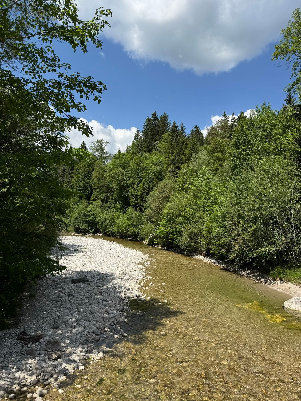 Füße in der Lofer abkühlen