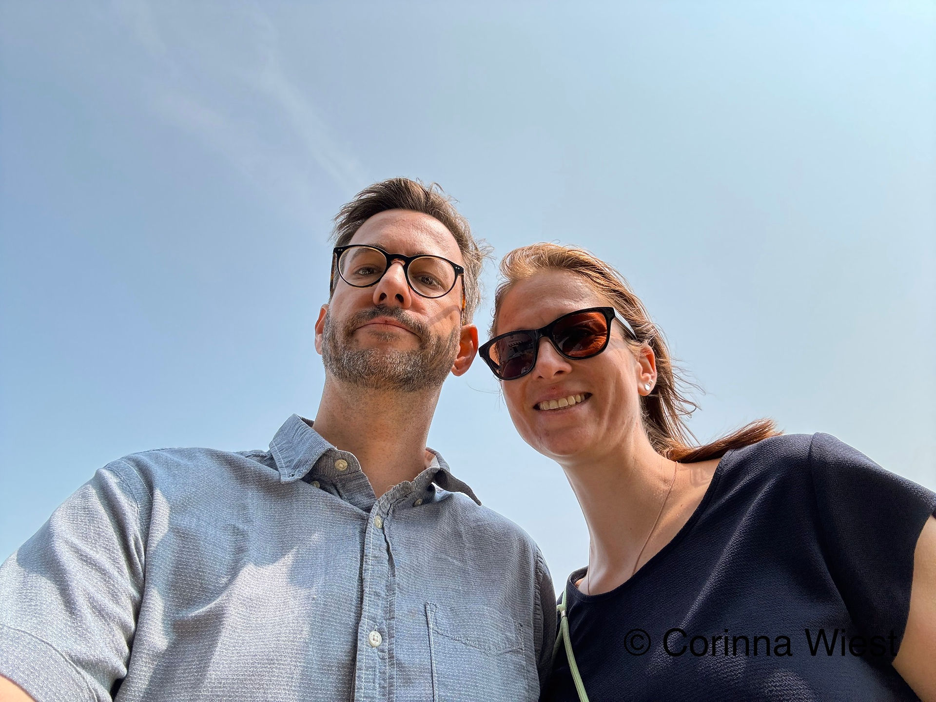 Wir beide unter dem Himmel.