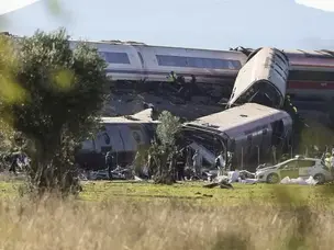 Tragedia ferroviaria in Spagna, sospese 24 partite di Coppa del Re: il calcio si ferma per le vittime