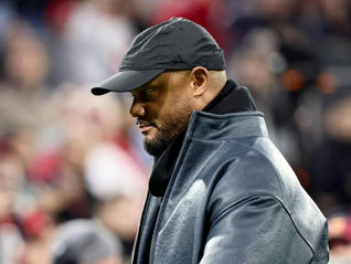 Bayern Monaco, Kompany lascia l’ospedale: il tecnico prosegue la convalescenza a casa