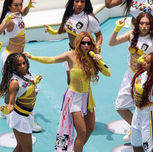 Shakira protagonista ai Mondiali 2026: show globale all’Azteca tra musica, spettacolo e nostalgia