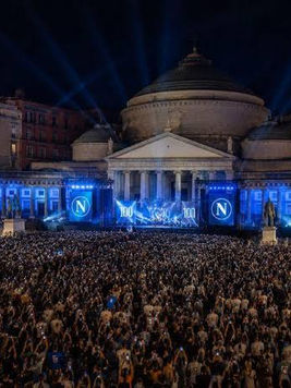 Napoli, un secolo di storia: la città celebra i 100 anni del club