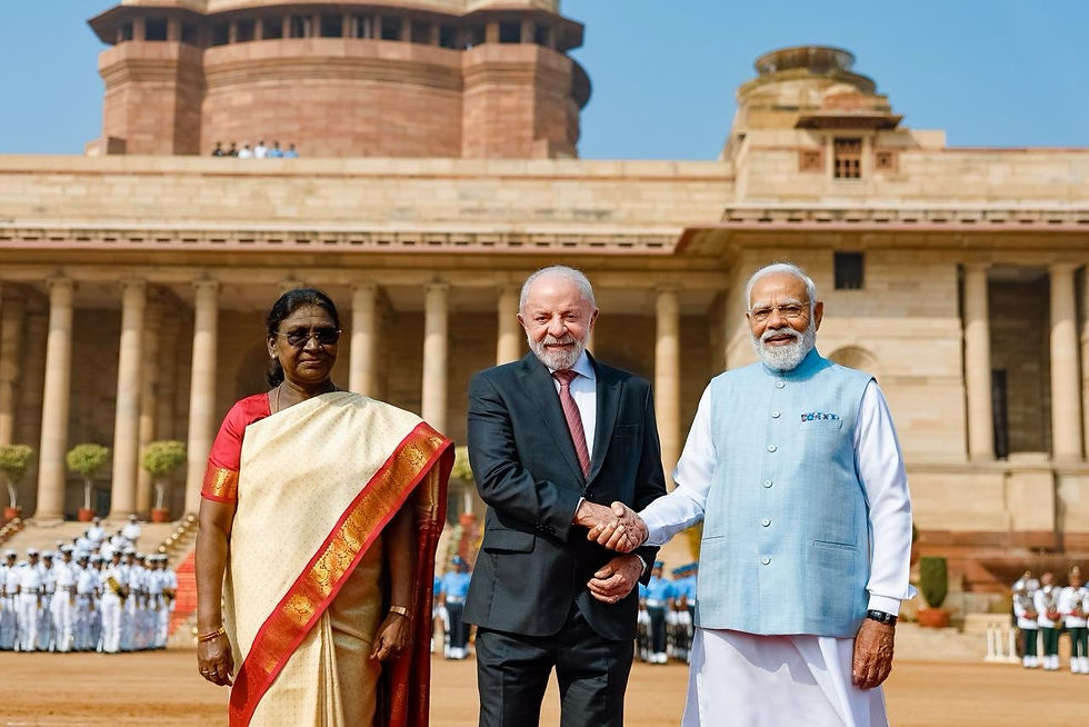 O presidente Lula é recebido pelo Primeiro-Ministro Narendra Modi e pela presidente Droupadi Murmu no Palácio Presidencial em Nova Delhi, 21/02/2026