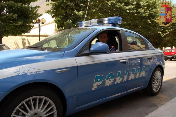 Rissa in via Quintieri a Cosenza, interviene la Polizia: identificati e fermati alcuni giovani