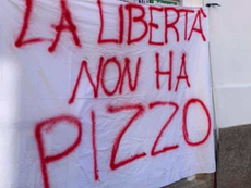 “La libertà non ha pizzo”: gli studenti vibonesi in piazza contro la cultura mafiosa