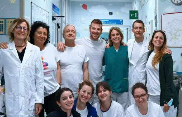 Tragedia di Catanzaro, migliorano le condizioni della bimba: estubata e non più sedata