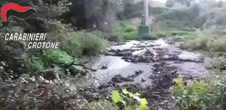 Sversamenti dai depuratori nel Crotonese: indagati sindaco ed ex sindaco di Belvedere Spinello