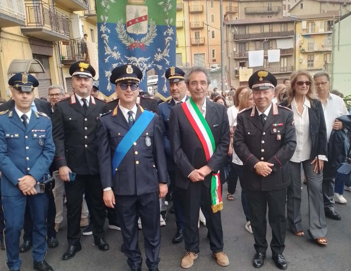 San Giovanni in Fiore, aggressione durante la processione del Patrono: colpito il comandante della Polizia Municipale