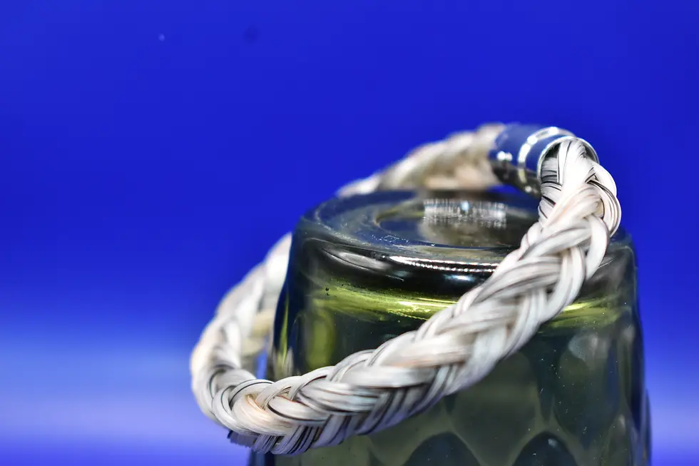 Handgefertigtes Armband Farasi aus Pferdehaar mit eckiger Optik