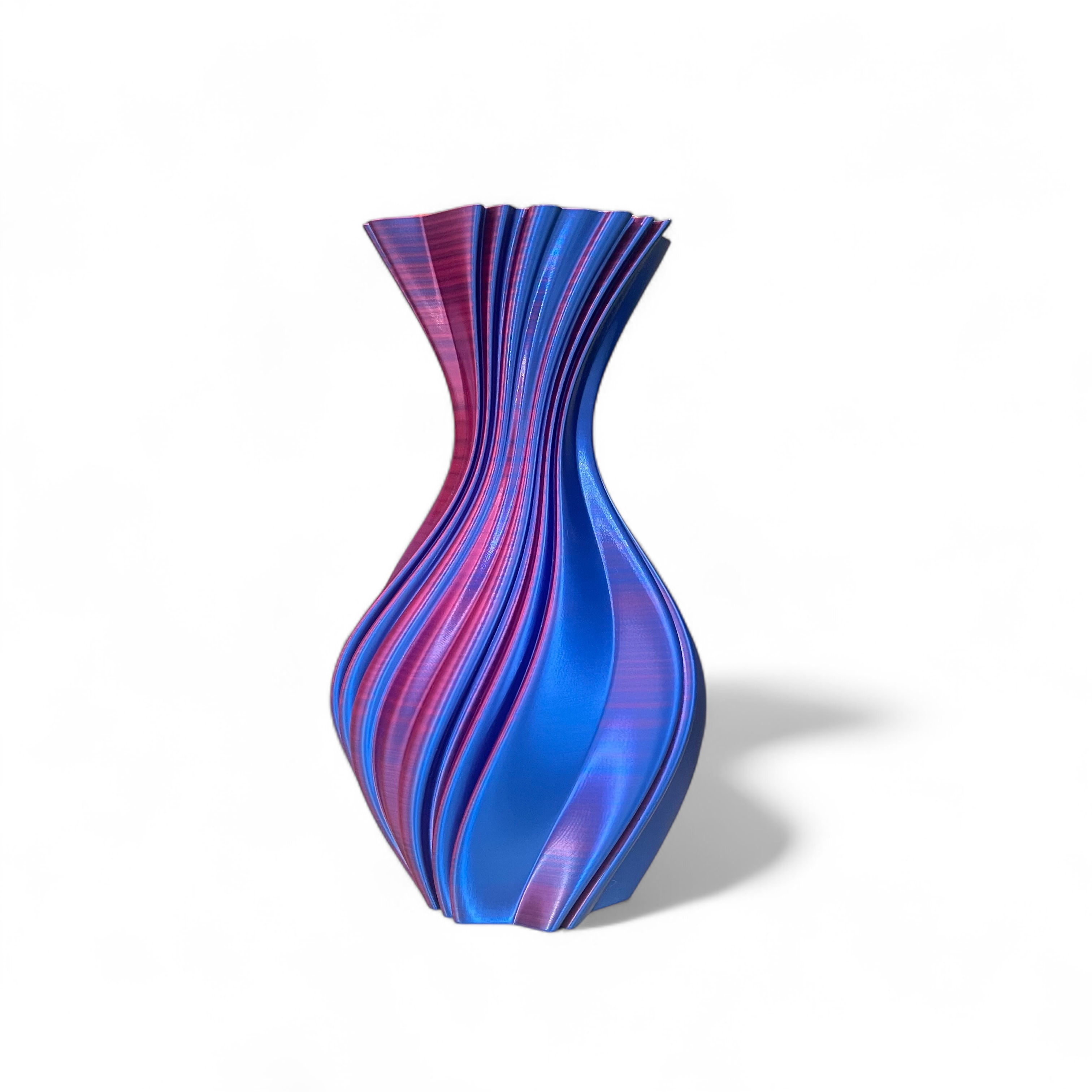 Vase 3D Tokio en PLA couleur Fiesta, vue de face, fabrication artisanale française.