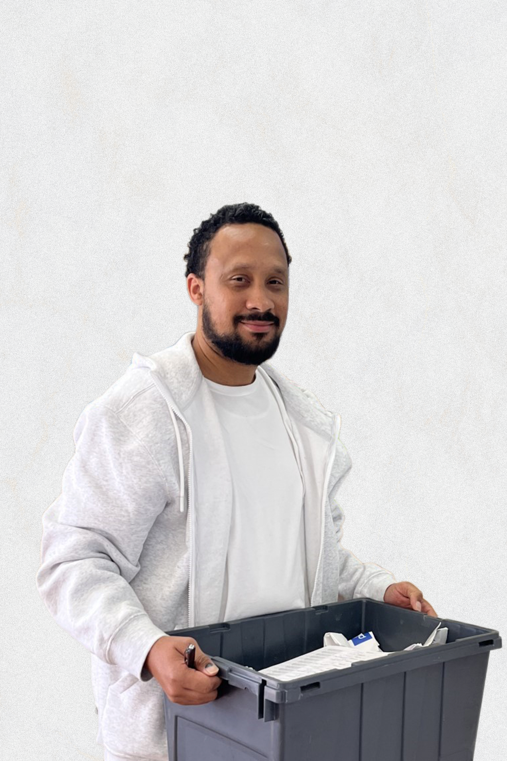 Staff_8_grey background.png