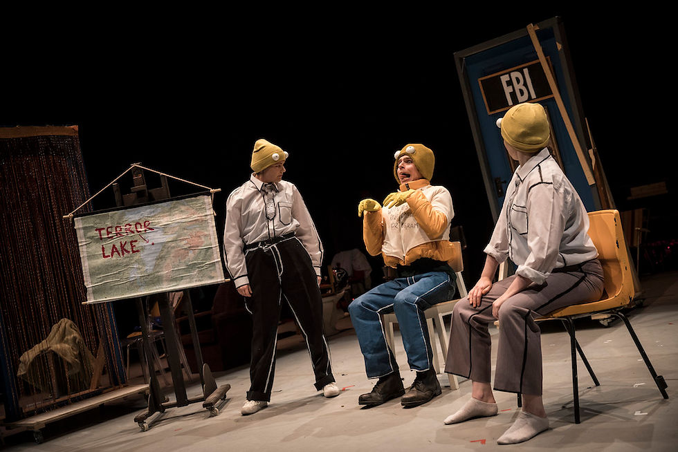 Mr.Burns, a ost Electric Play. Photo by Set Murray