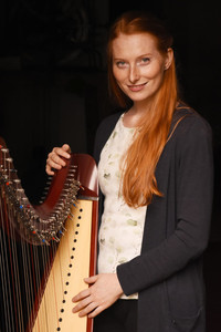 Harfistka Jana Kazdová - Fotograf Jan Pešek