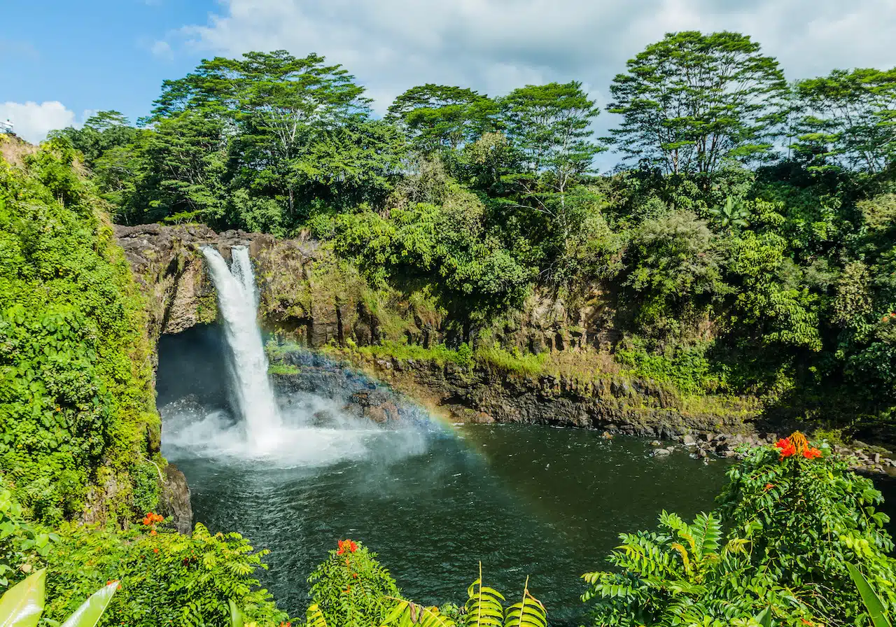 Rainbow-Falls-in-Hilo-Hawaii.jpeg.webp