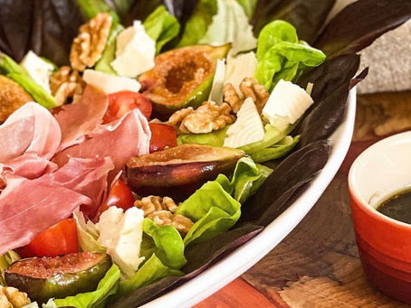 Salada com molho de romã