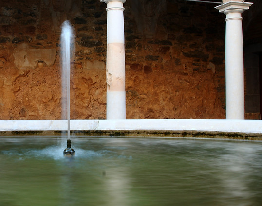 Fuente del Claustro Menor, Scala Dei.JPG