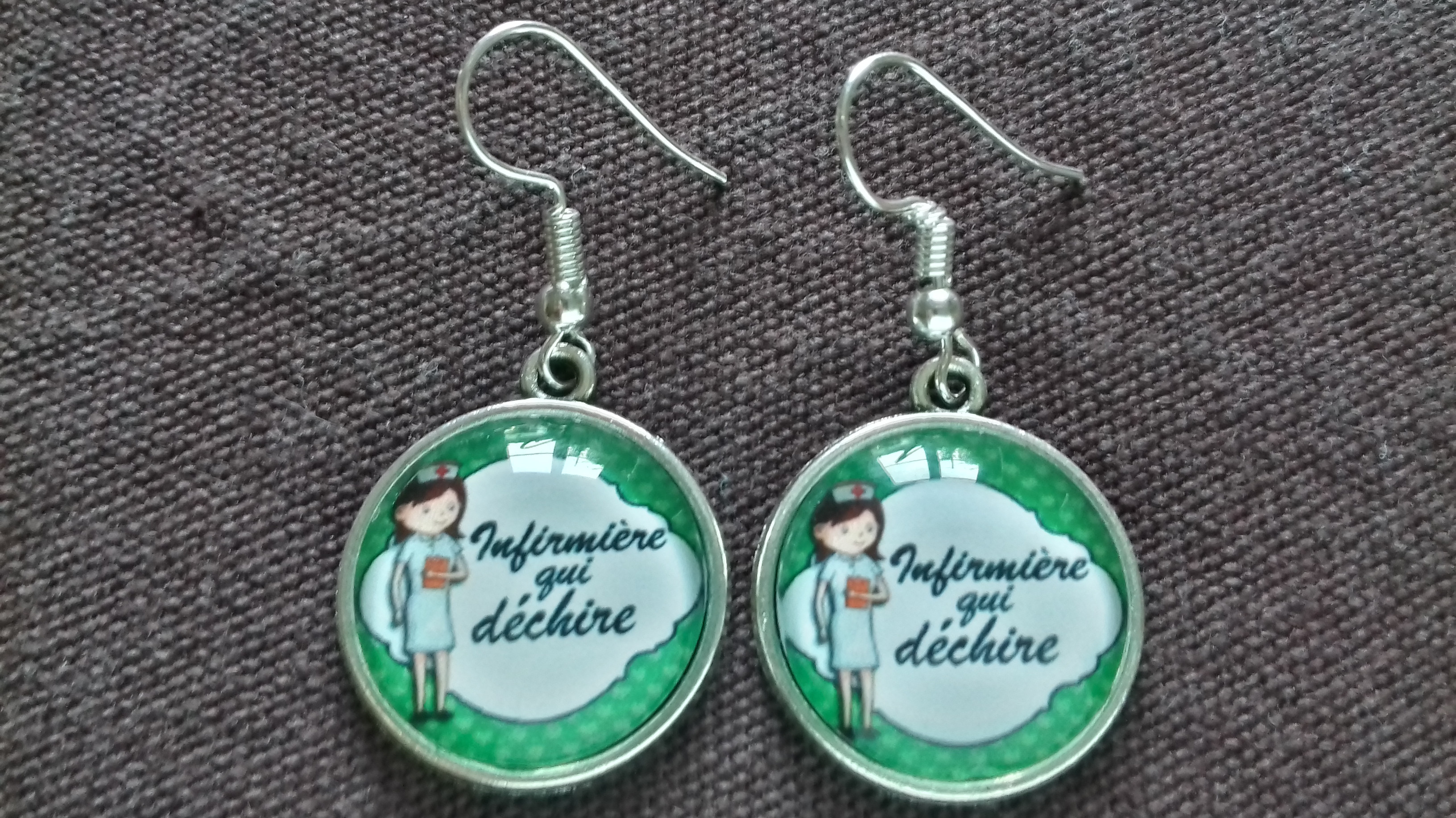 Collection Soignantes: Boucles d'Oreilles "Infirmière qui déchire"