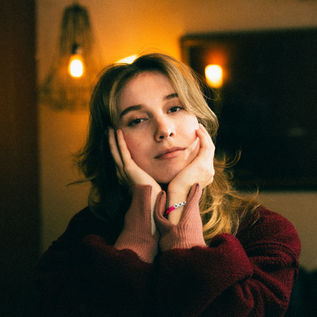 Sydney Rose Live In New York City