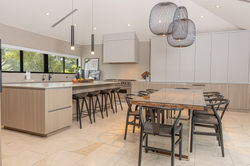 8F516018-7DEF-454F-AED7-B6069C080429