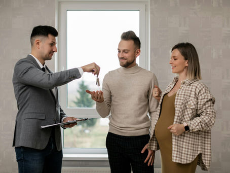 La vie d'un agent immobilier : entre doutes et détermination