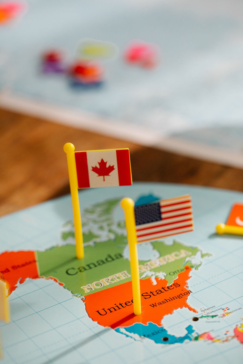 Nên Định Cư Mỹ Hay Canada? So Sánh Toàn Diện Năm 2026