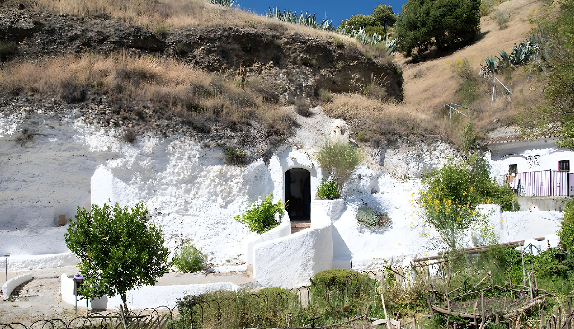 Things to do in Granada Spain, Sacromonte Cave Houses