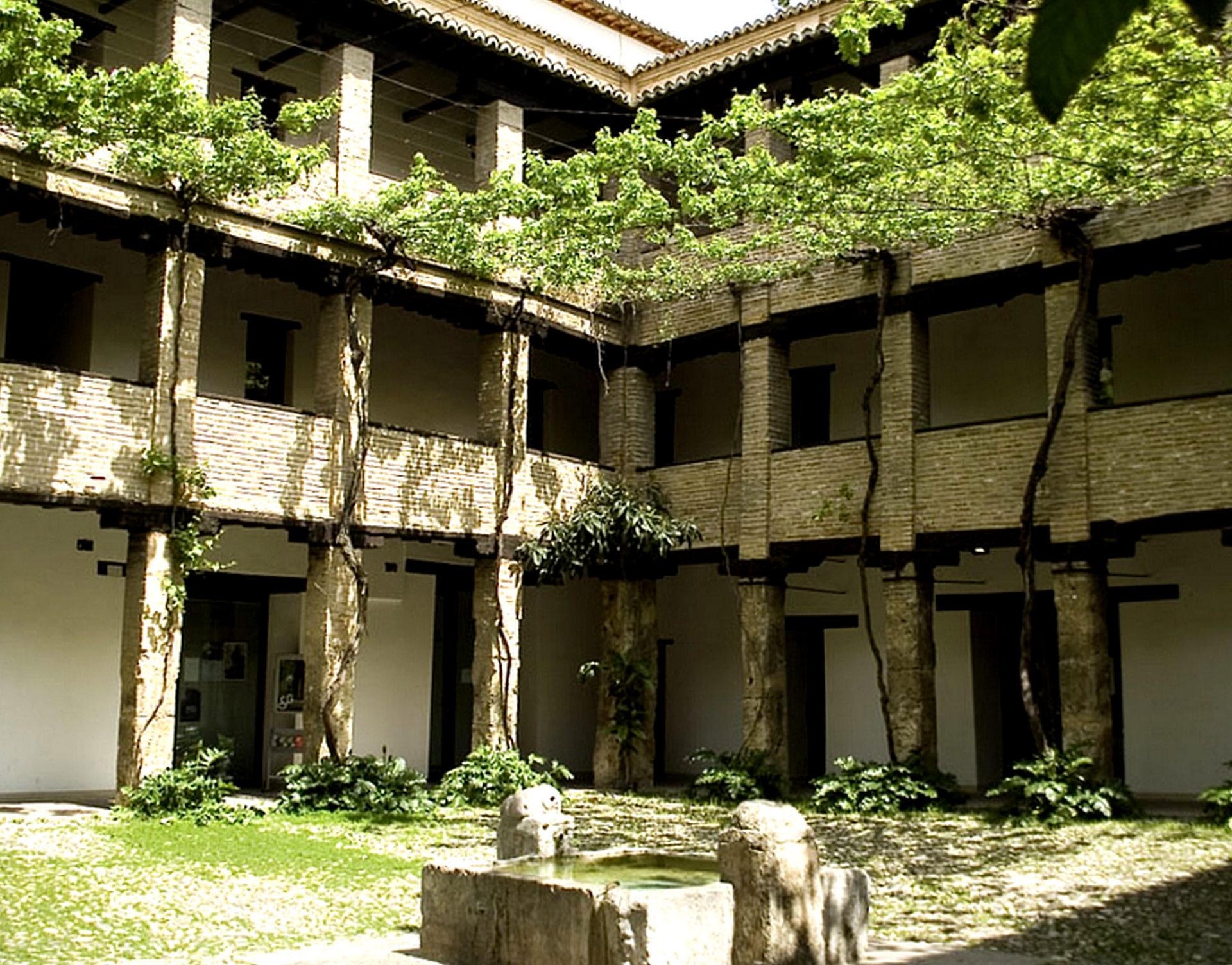 Corral del Carbón, Hidden Gems Granada