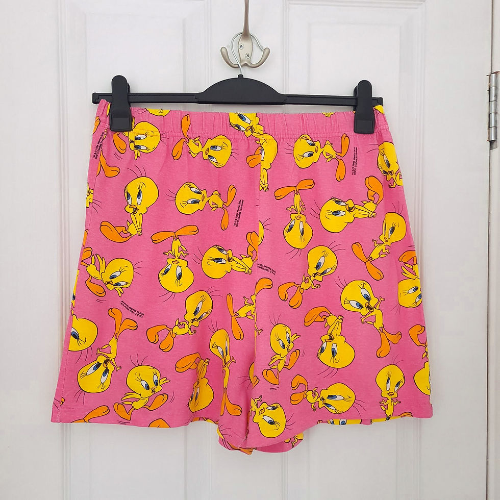 90s Vintage Tweety pink shorts