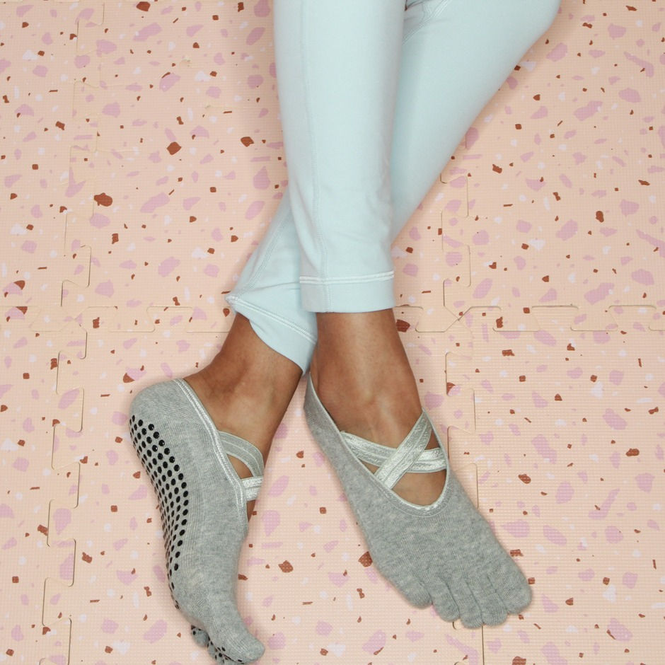 Toe grip socks for pilates. Toe grip socks for barre.