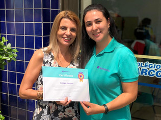 DIRETORA GERAL DO COLÉGIO MARCONI RECEBE CERTIFICADO DE RECONHECIMENTO