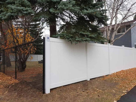 How Close to My Property Line Can I Build a Fence in Edmonton?
