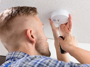 The Importance of Hiring an Electrician to Install Smoke and Carbon Monoxide Detectors