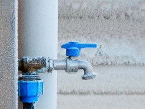 A Comprehensive Guide to Dealing with Frozen and Burst Pipes This Winter