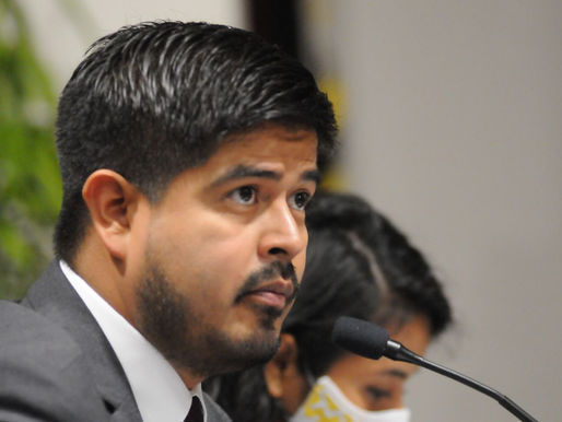 A través de radio y televisión, además de las redes sociales, se mantiene informada a la sociedad 