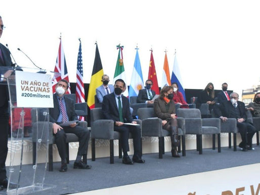 Ebrard celebra el éxito de conseguir 200 millones de dosis contra COVID-19 un año después