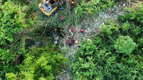 Teams searched an 8–10 kilometre stretch of the Río Aragua.