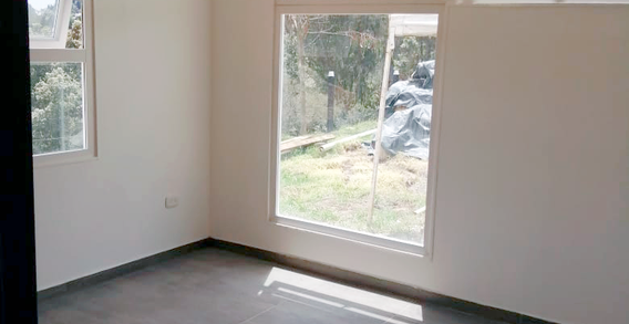 Casa campestre construida con panel SIP en Villa de Leyva por INNOVA SIP
Glamping modular en sistema Wood Frame con acabado LP SmartSide en Anapoima
Fachada con panel SIP certificado APA, construida en Boyacá